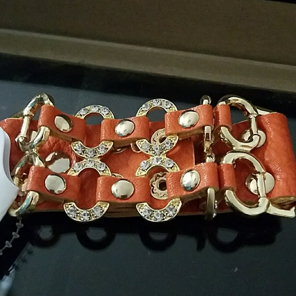 Gold chain bracelet